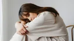 كيف تصبحين صديقة لنفسك؟ دليل لتعزيز الثقة والتقبل الذاتي