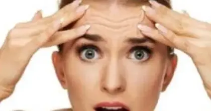 أخطاء يومية شائعة تزيد من تجاعيد البشرة