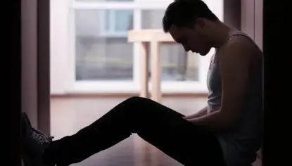 لماذا يصمت الرجال عن مشاعرهم وكيف يتحدثون عنها؟
