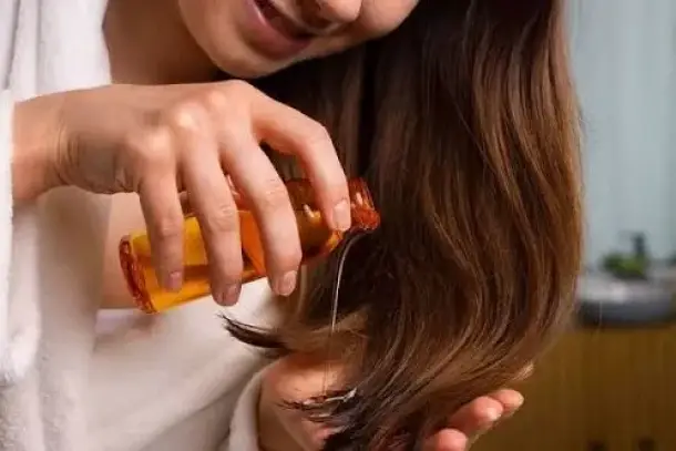 اكتشف أفضل الزيوت الطبيعية مثل الأرجان واللوز والزيتون لترطيب شعرك بعمق وحمايته من الجفاف والتقصف خلال أشهر الشتاء الباردة…