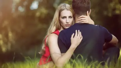 كيف تشكل الأفلام الإباحية سلوك المراهقين وتصرفاتهم؟