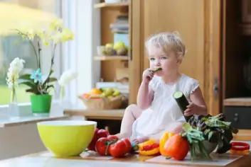 كيف تجعل طفلك يحب تناول الخضروات يومياً؟