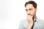 أجمل الحكم والأمثال عن الحسد وآثاره المدمرة