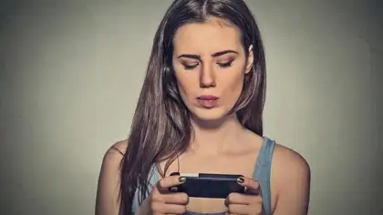 كيف تحمي أطفالك من الإفراط في استخدام الهواتف الذكية؟