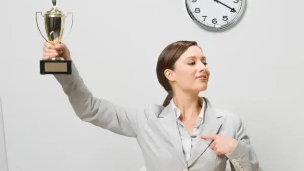 كيف تتعامل بحكمة مع من يدعون معرفة كل شيء؟