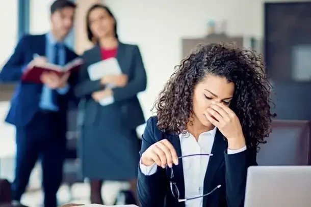 اكتشف العادات اليومية الشائعة التي تعيق إنتاجيتك وتعيق تقدمك المهني والشخصي. تعرف على استراتيجيات فعالة لتجنب الإرهاق…
