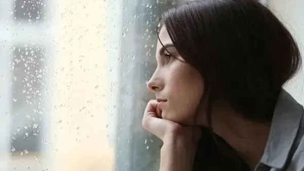 هل كثرة الحديث عن الذات تزيد من الشعور بالاكتئاب؟