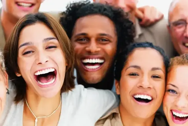 يكشف الدماغ البشري عن استجابات عصبية متباينة لأنواع الضحك المختلفة، حيث يتعامل مع الضحك الاجتماعي بطريقة أكثر تعقيدًا من…