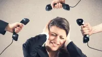 كيف تدير المكالمات الهاتفية المزعجة بفعالية في العمل؟