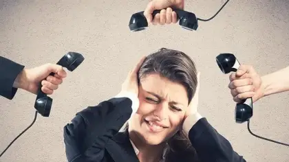 كيف تدير المكالمات الهاتفية المزعجة بفعالية في العمل؟