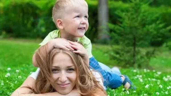 علامات تدل على تدليل طفلك الزائد وتأثيره على شخصيته