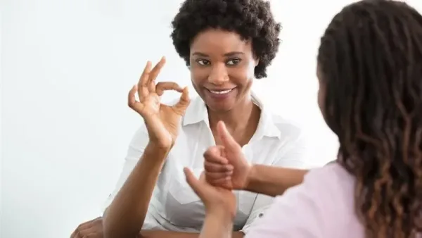 لماذا تحلم بأنك أصم وماذا يعني ذلك؟
