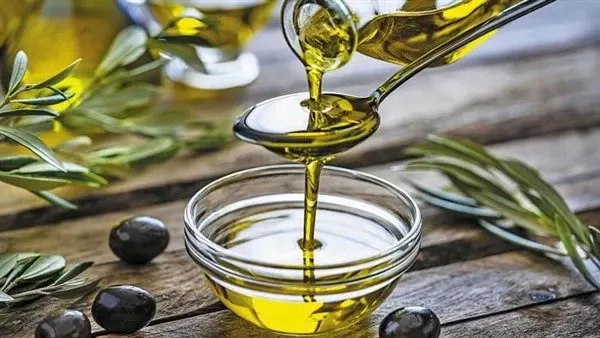 تفسير رؤية الزيت في المنام ودلالاته المتنوعة