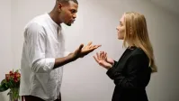 لماذا تتذمر الزوجة وكيف يمكن للزوجين حل المشكلة؟