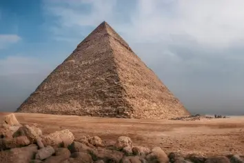 سر صمود الهرم الأكبر أمام الزلازل عبر العصور