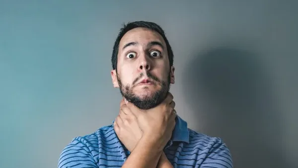 فهم ظاهرة الاختناق تحت الضغط وتأثيرها