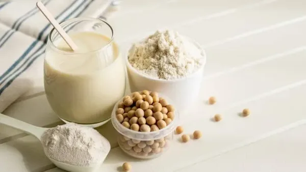مقارنة الحليب البقري والنباتي لإنقاص الوزن
