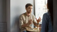 كيف تستقبل النقد وتتخلص من المشاعر السلبية؟