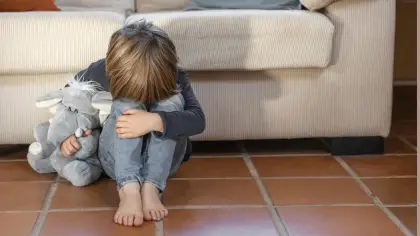 ضرب الأب لابنه في المنام بين المنفعة والتحذير