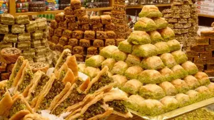 تفسير حلم أكل الحلويات للرجل الأعزب والمتزوج