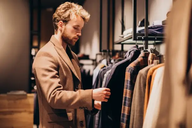 تعرف على تفسير حلم الملابس للرجل في المنام لابن سيرين، ودلالات الثياب الجديدة والقديمة وألوانها وخاماتها المختلفة وأثرها…