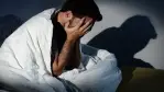 لماذا لا تستطيع النوم رغم التعب الشديد