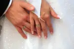 تفسير حلم زواج الزوج على زوجته ورسائله الدفينة