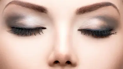 تفسير حلم الحاجبين في المنام وتأويل الكثافة والتساقط