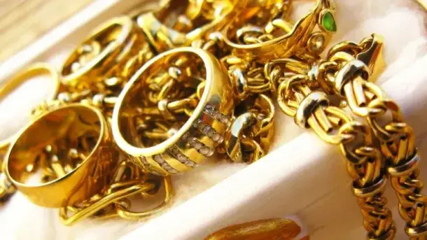 تفسير رؤية الذهب واللون الذهبي