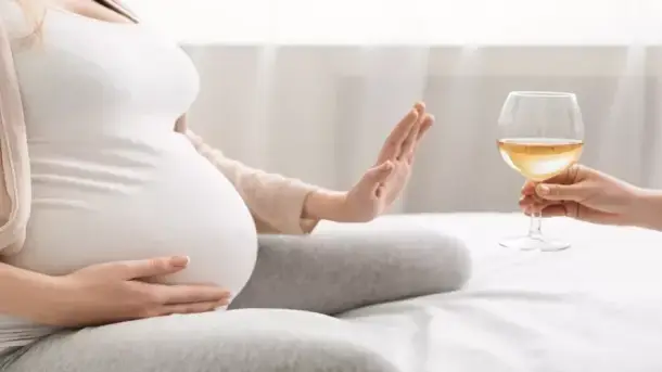 شرب الكحول في بداية الحمل
