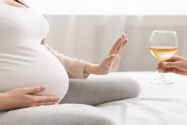 شرب الكحول في بداية الحمل