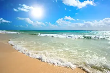 ماذا تعني رؤية شاطئ البحر والجلوس عليه في الأحلام؟