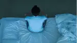 أطعمة تسبب الأرق ليلاً وبدائل صحية لنوم هادئ