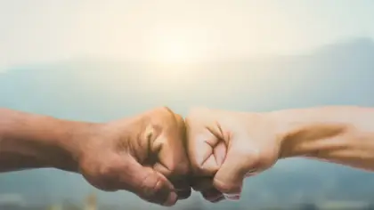 أسباب صعوبة تكوين صداقات جديدة بعد الثلاثين وطرق تجاوزها