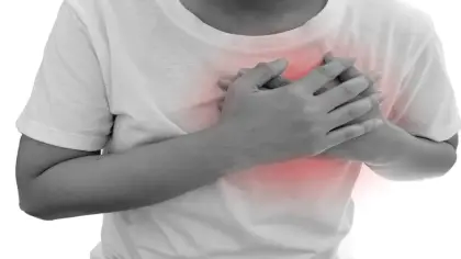 هل يسبب ارتفاع الكوليسترول ألم الصدر وضيق التنفس