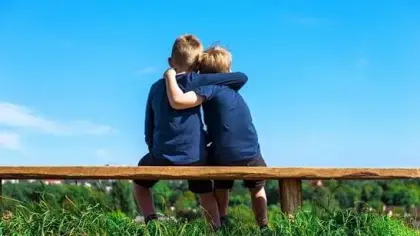 سبب تشابه تفكير الأصدقاء المقربين