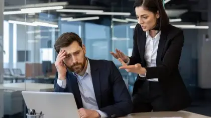كيف تتعامل مع المدير الجديد وتتجنب الاستقالة المتسرعة