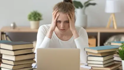 هل يسبب نقص فيتامين F ضعف التركيز والنسيان