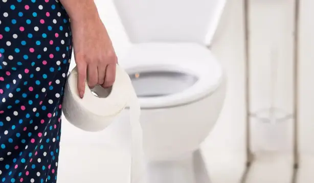 مظهر رمزي لباب مرحاض مرتب يعبر عن الراحة النفسية والتخلص من الأعباء الحياتية
