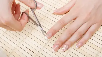 تفسير حلم قص أظافر اليد والقدم في المنام