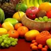 رؤية الفواكه والأكل منها في المنام بين الرزق والتحذير؟